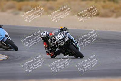 media/Dec-17-2023-CVMA (Sun) [[bf0c04832d]]/Race 13 500 Supersport-350 Supersport/